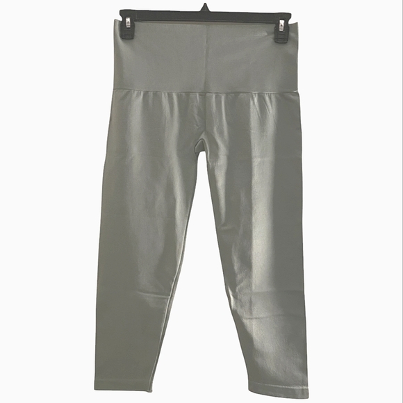 Breezies Tummy Smoothing Seamless 3/4 Cropped Legging-Sage Green 1X - Picture 1 of 5